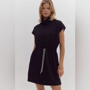 ENTRO SHORT SLEEVED COWL NECK DRESS SIZE M‎ BLACK